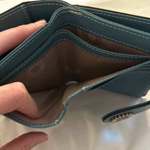 Sendefn Teal Pebbles Faux Leather Wallet with Floral Clasp Wristlet Holder NEW - Picture 4 of 7